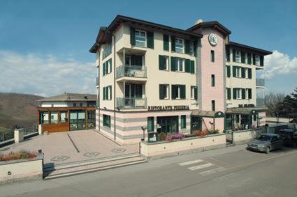 Hotel Kristall Loiano Exterior foto